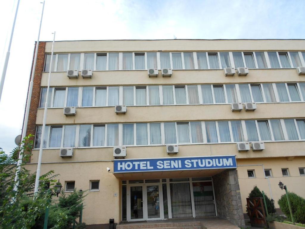 בודפשט Hotel Seni Studium מראה חיצוני תמונה